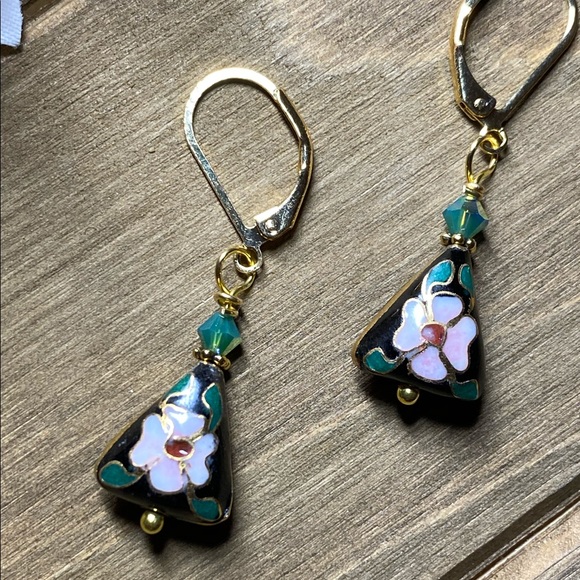 Jewelry - Vintage Cloisonné bead earrings Earwire NEW